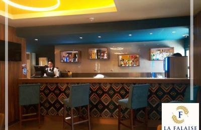 La Falaise Bonapriso